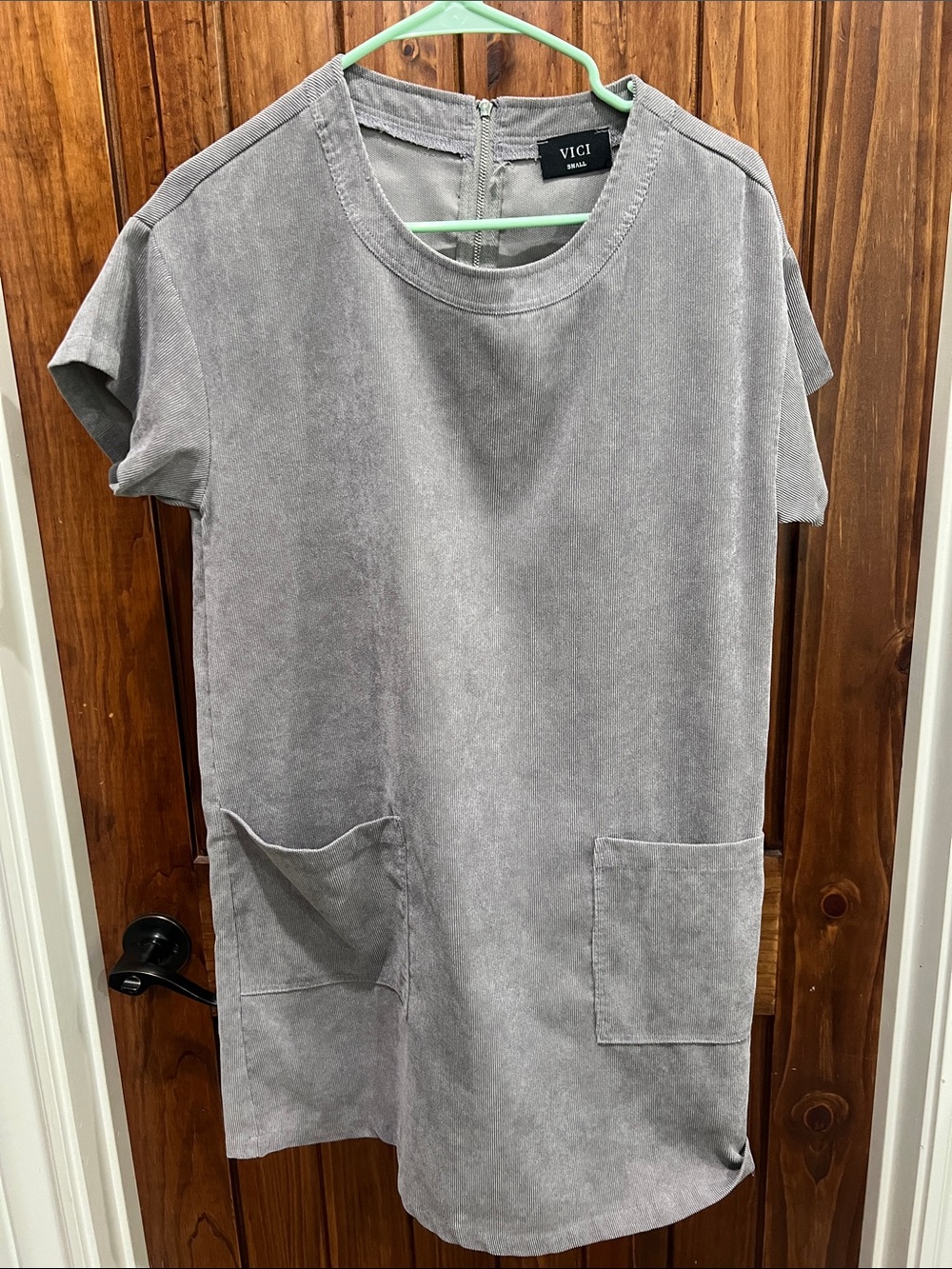 VICI Gray Washed Short Sleeve Shift Dress with Pockets